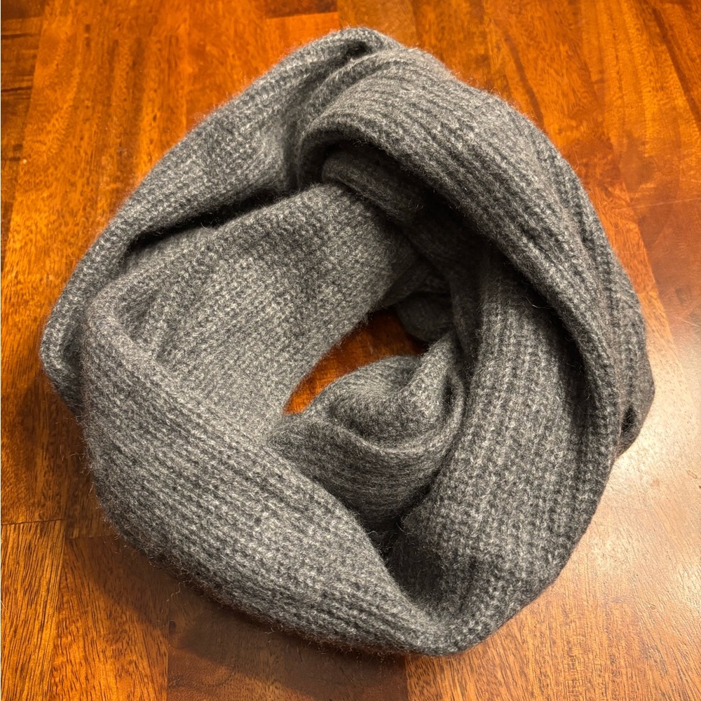 Nordstrom Halogen 100% Cashmere Infinity Scarf – Charcoal Gray
